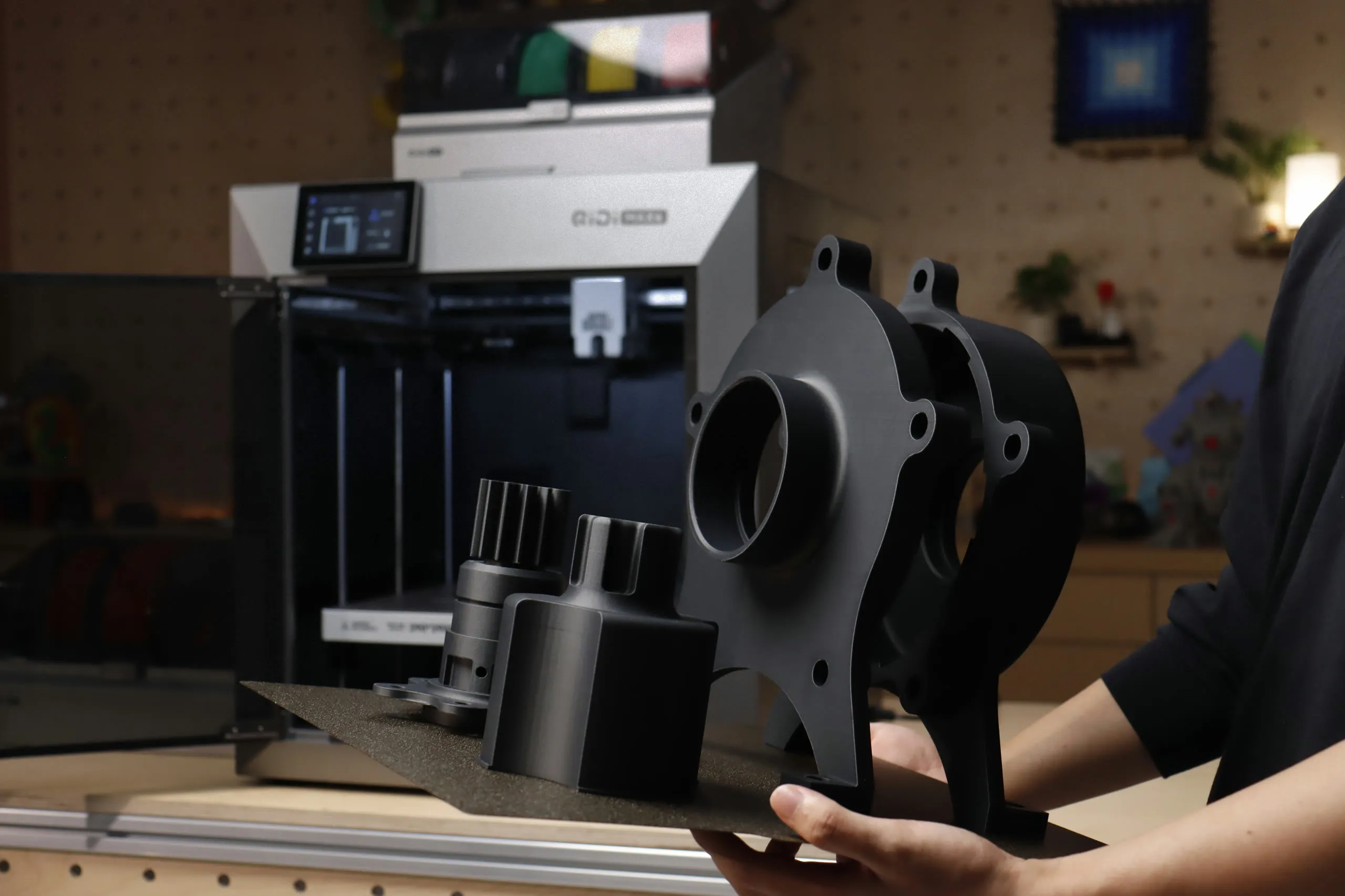 Functional parts in large format.