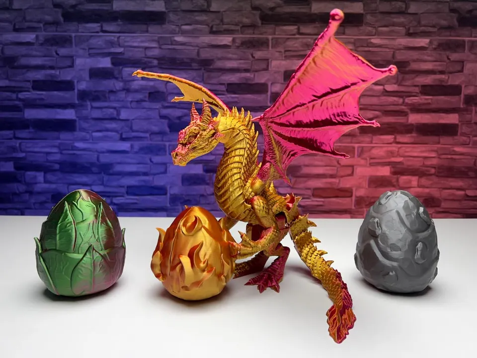 3D tištěná dračí vejce z vícebarevného filamentu jako fantasy dekorace