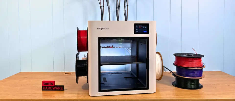 3D tiskárna Snapmaker U1 se čtyřmi nástrojovými hlavami pro vícebarevný tisk